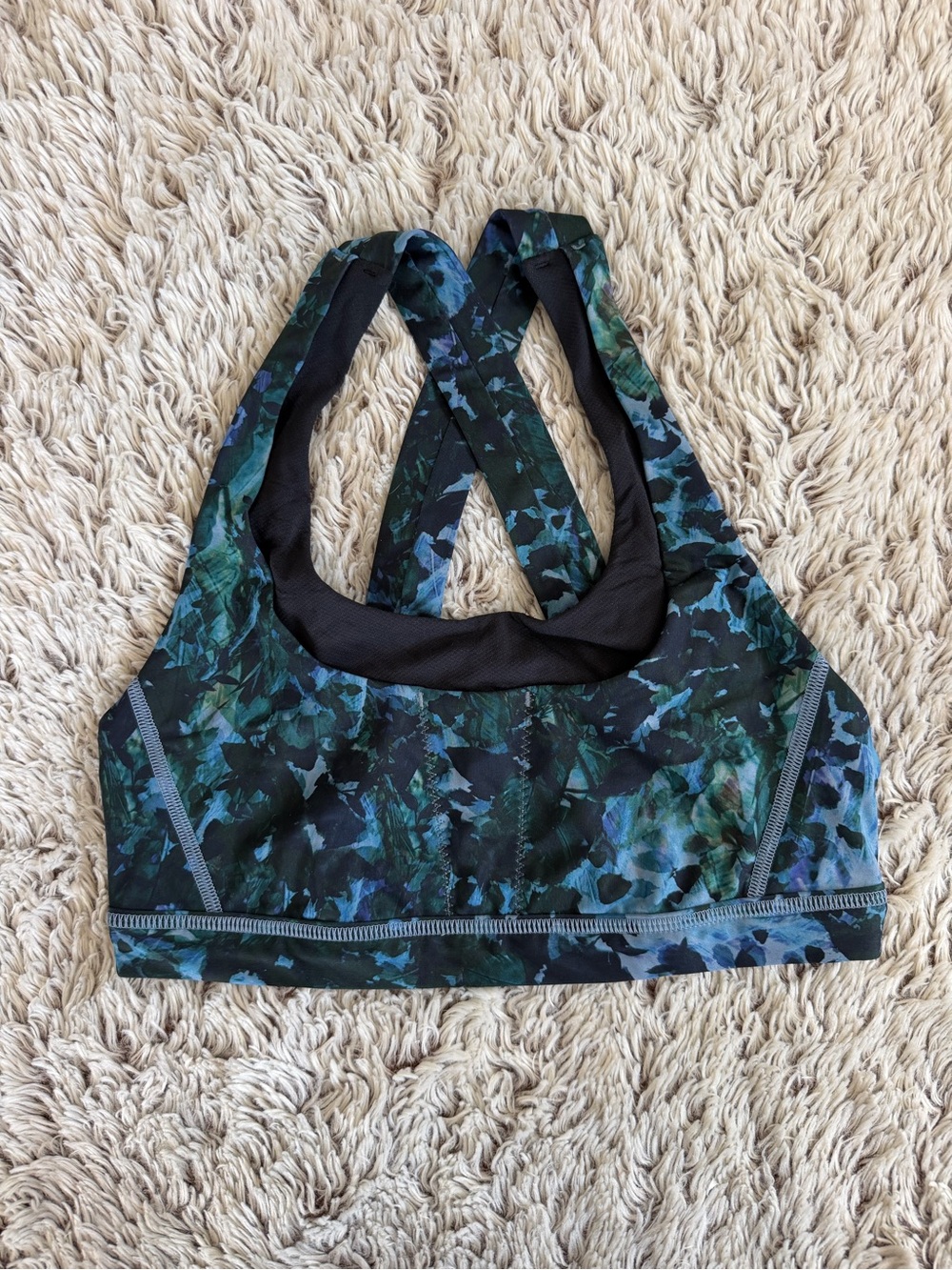 Lululemon Run: Stuff Your Bra II Size 6 EUC